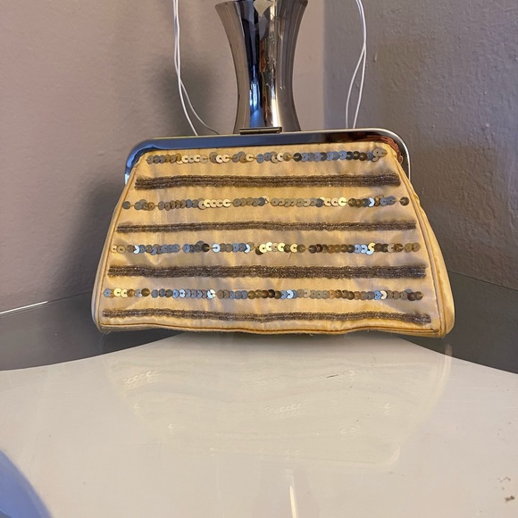 The Gap Gold Sequined Clutch Wallet Mini Purse Clasp Occasion Evening Handbag - Picture 5 of 5